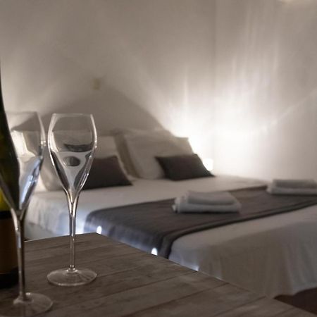 Camenno Apartments-The Heart Of Diocletian'S Palace-Open All Winter! สปลิท ภายนอก รูปภาพ