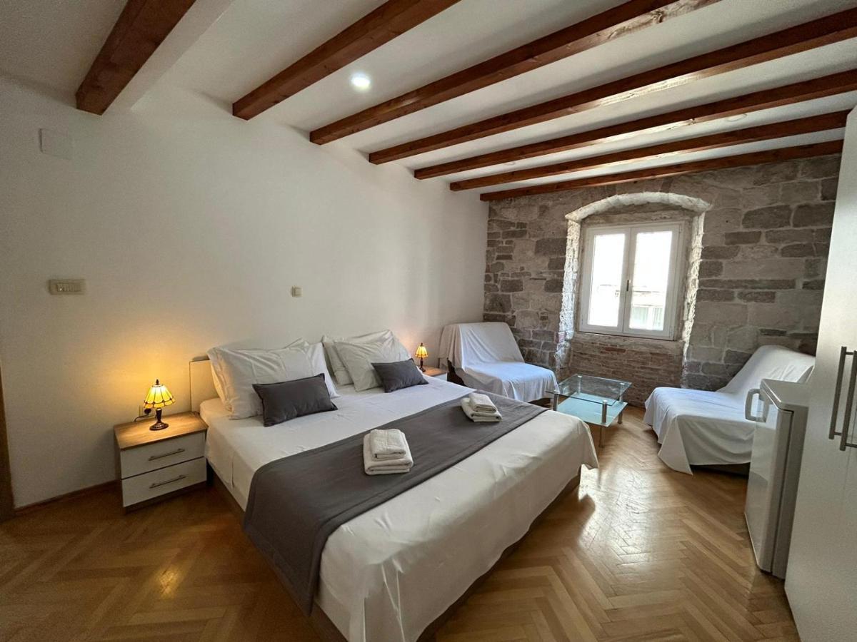 Camenno Apartments-The Heart Of Diocletian'S Palace-Open All Winter! สปลิท ภายนอก รูปภาพ