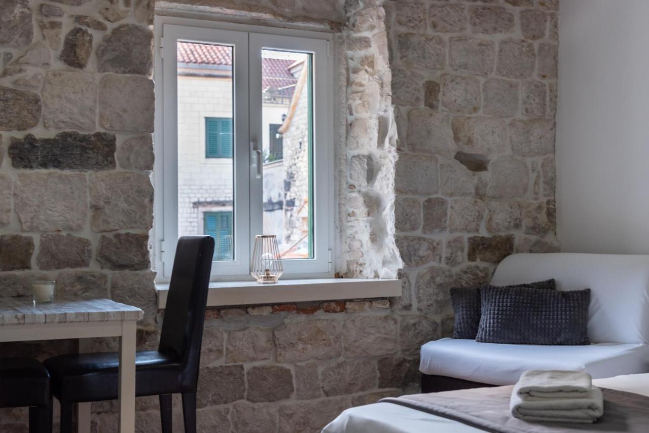 Camenno Apartments-The Heart Of Diocletian'S Palace-Open All Winter! สปลิท ภายนอก รูปภาพ