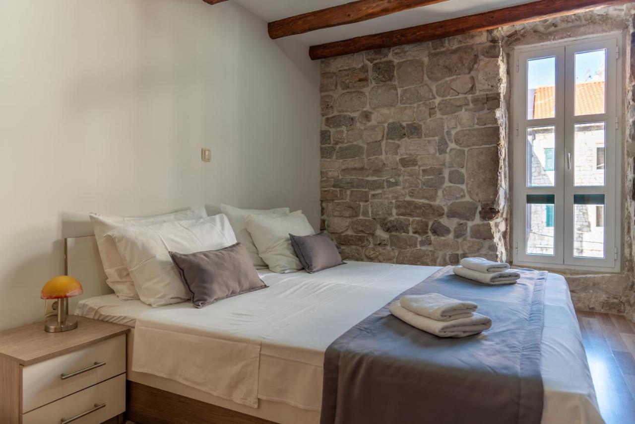 Camenno Apartments-The Heart Of Diocletian'S Palace-Open All Winter! สปลิท ภายนอก รูปภาพ
