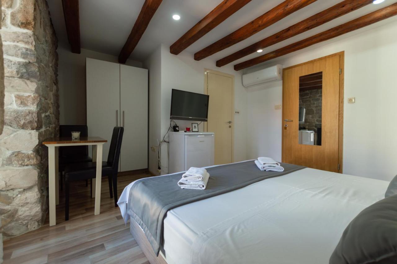 Camenno Apartments-The Heart Of Diocletian'S Palace-Open All Winter! สปลิท ภายนอก รูปภาพ