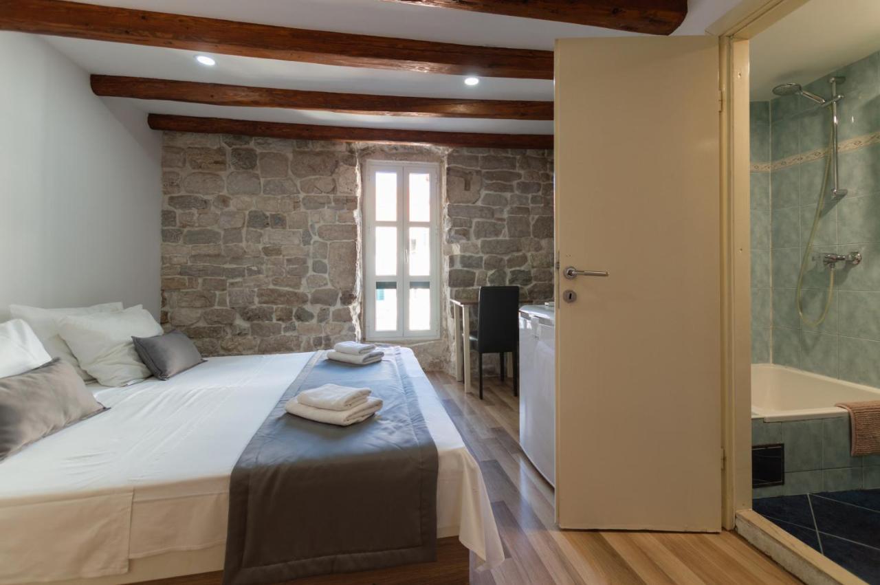 Camenno Apartments-The Heart Of Diocletian'S Palace-Open All Winter! สปลิท ภายนอก รูปภาพ