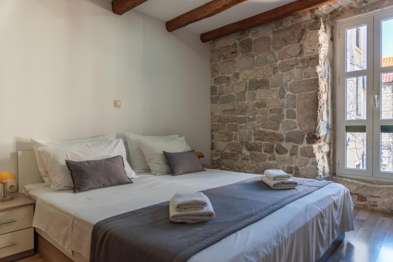 Camenno Apartments-The Heart Of Diocletian'S Palace-Open All Winter! สปลิท ภายนอก รูปภาพ