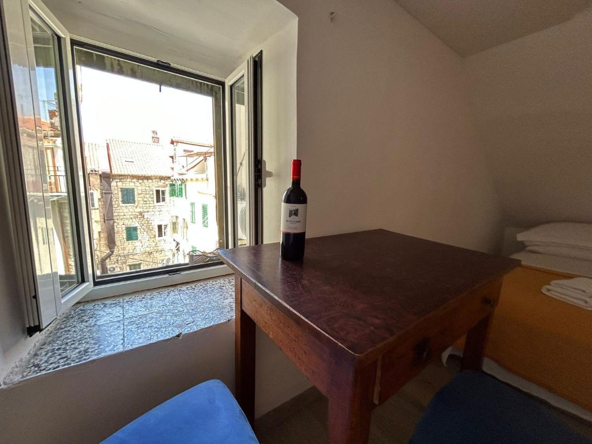 Camenno Apartments-The Heart Of Diocletian'S Palace-Open All Winter! สปลิท ภายนอก รูปภาพ